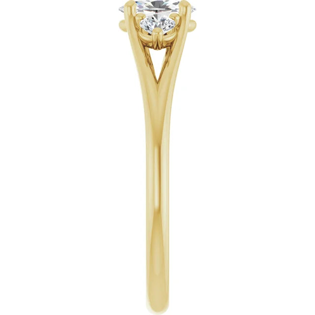 The Oval Elowen™ Setting in 14k yellow gold