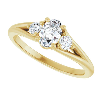 The Oval Elowen™ Setting in 14k yellow gold